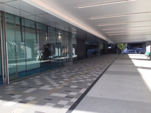 大阪大学医学部附属病院
統合診療棟